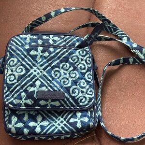 Vera Bradley Navy and Ivory Patterned Quilted Crossbody Bag